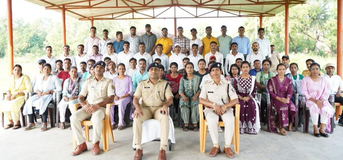 nawadapolice's tweet photo. नवादा जिला से पुलिस अवर निरीक्षक पद पर चयनित कुल 60 अभ्यर्थी को पुलिस अधीक्षक नवादा ने ब्रीफ कर किया उत्साहित।

उनके उज्ज्वल भविष्य हेतु दी गई शुभकामनाएं।
@bihar_police 
#नवादा 
#Nawadapolice https://t.co/5KclTctzxD