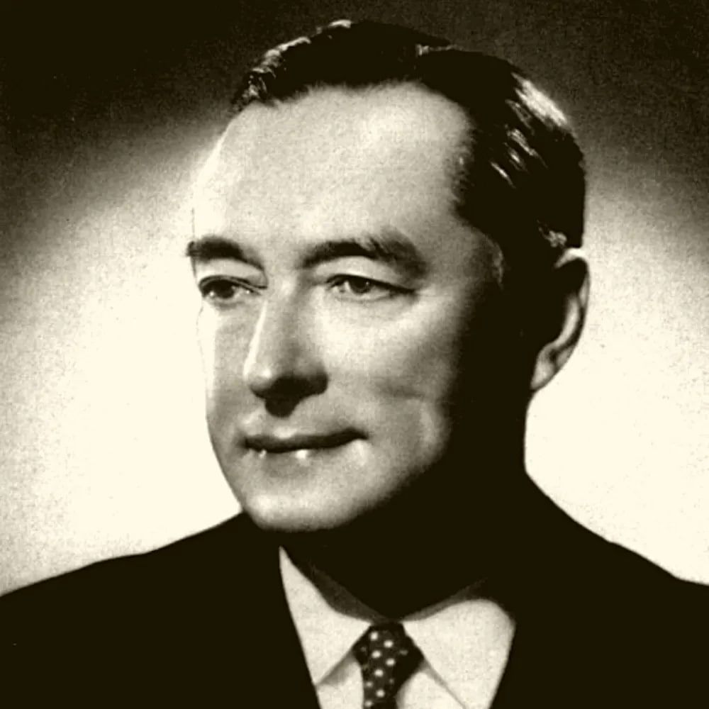 CesareSacchetti's tweet photo. Kalergi scrive nel suo libro "Un'idea conquista il mondo" che a mettergli a disposizione le somme per poter iniziare l'attività di Pan-Europa nei primi anni'20 del secolo scorso fu Max Warburg che gli elargì 80mila marchi d'oro. A mettere in contatto Warburg e Kalergi fu il barone Louis de Rothschild. Kalergi ha goduto sin dai primi istanti dell'appoggio incondizionato della finanza askenazita europea.
