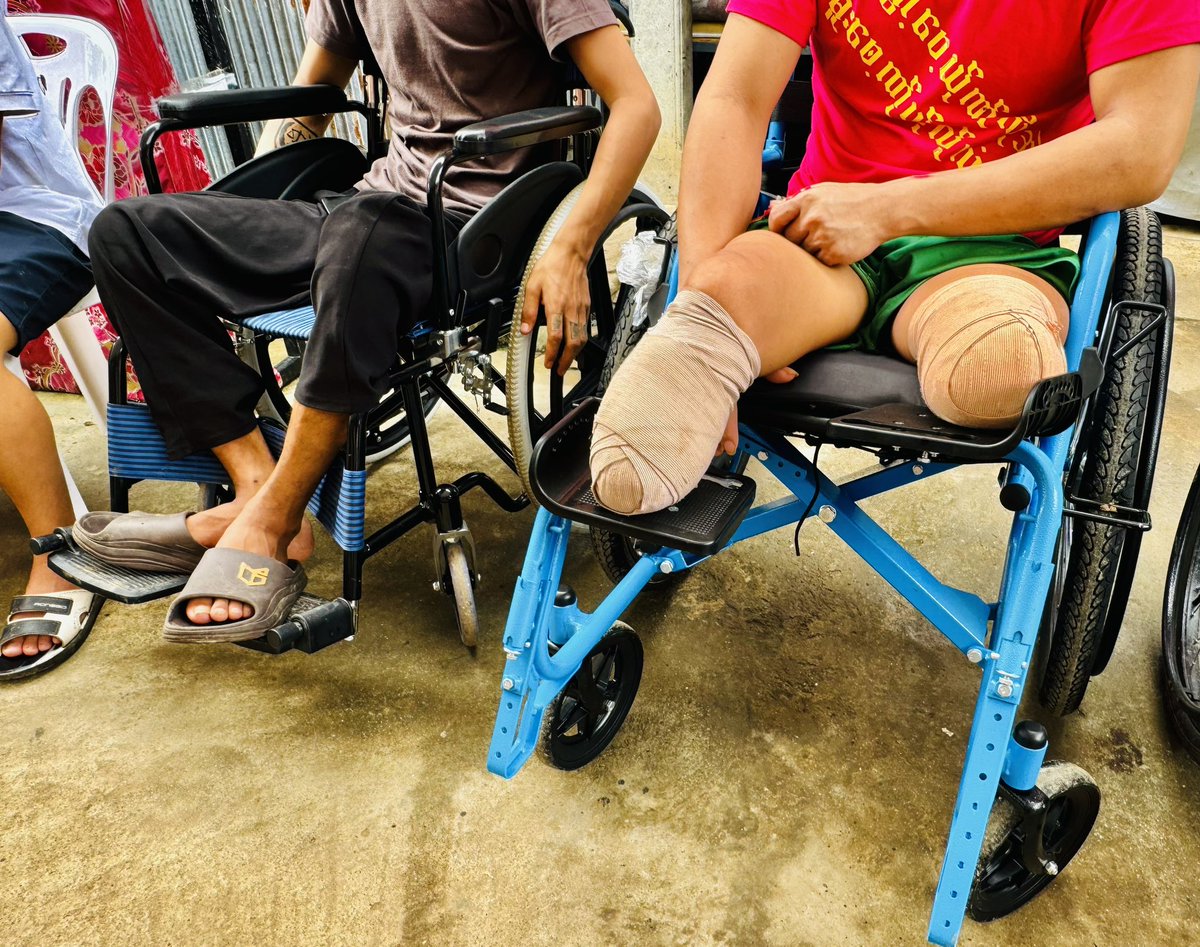 NimrodAndrew's tweet photo. In commemoration of the 74th Karen National Martyrs Day on August 12, and the 36th anniversary of the #8888 Uprising, we distributed small donations to soldiers injured during the Aung Zaya Operation and those wounded since the start of the Spring Revolution on February 1, 2021. https://t.co/P1oN1ozPhC