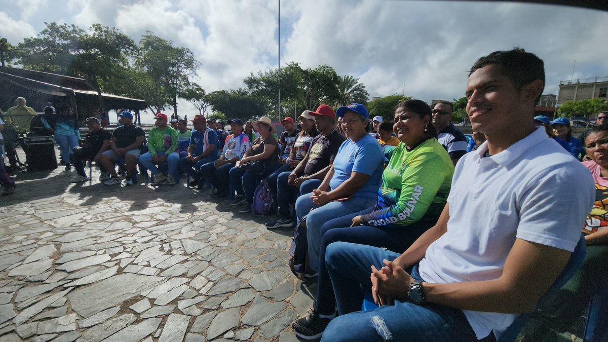 comandosergioh's tweet photo. Porque nuestras #FeriaDelOrinoco2024 será un espacio para consolidar las tradiciones y costumbres de los bolivarenses, porque somos una ventana al turismo nacional e internacional @NicolasMaduro https://t.co/r4F14elYBL