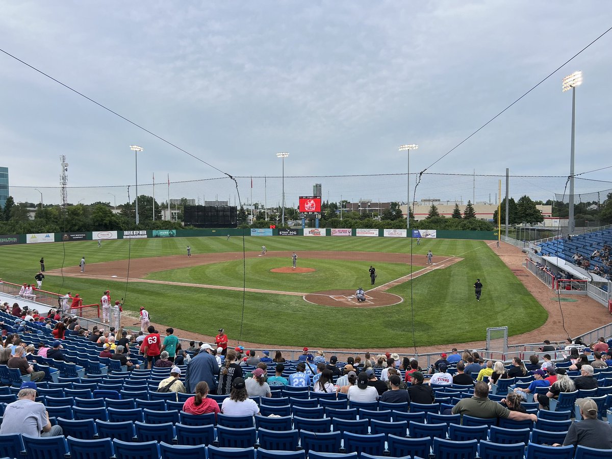 Ian Grove tweet media