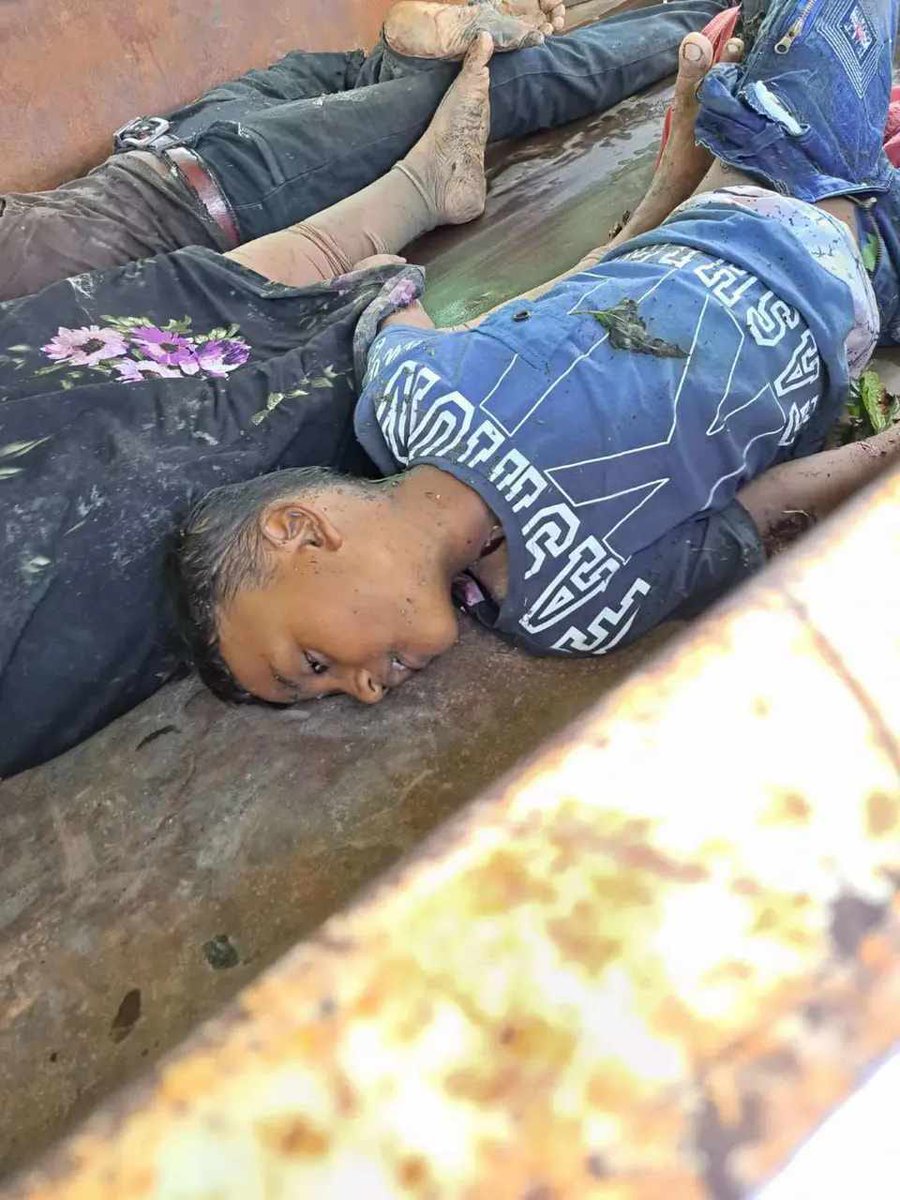 SRsuhelrana's tweet photo. At this devastating moment in Maungdaw and Buthidaung in Myanmar Arakan state, Rohingya people need your time and efforts to help them in many ways.
#SaveRohingya
#SaveRohingyaMuslim
#Savemaungdaw https://t.co/IF9noI8IbJ
