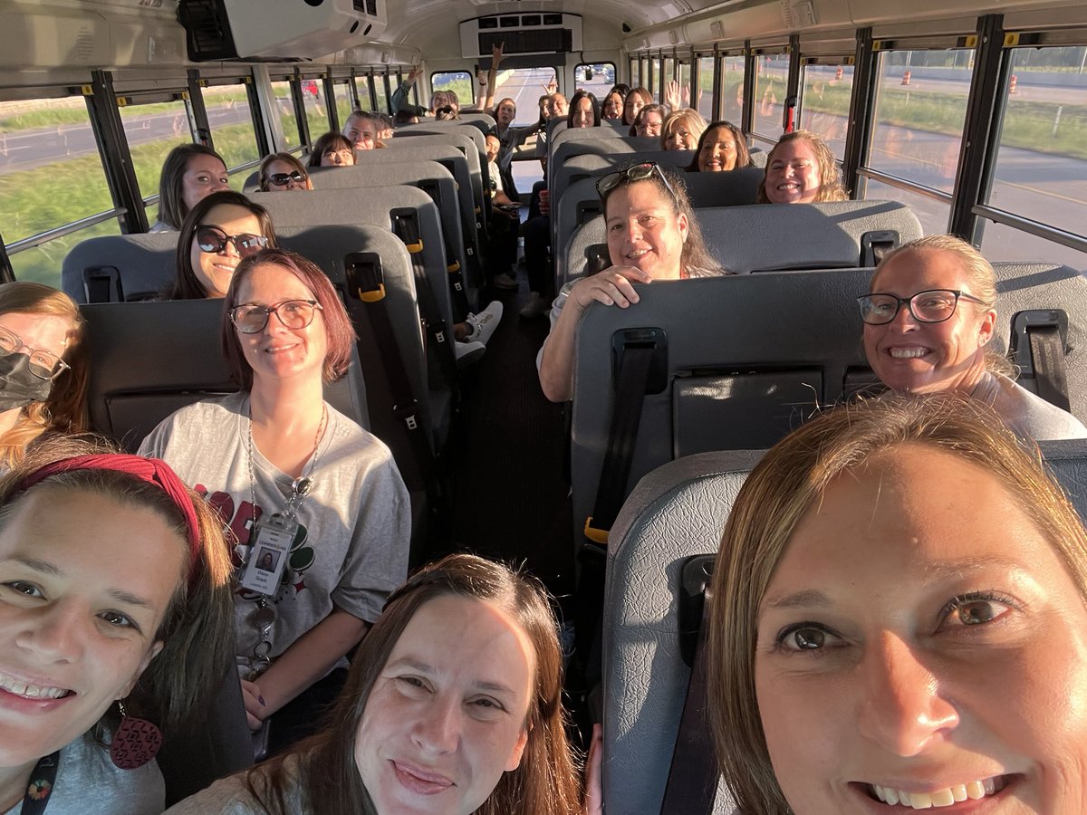 ulatoskiJPE's tweet photo. Convocation, here we come! #1LISD #jpepride https://t.co/ijM7jmglxp