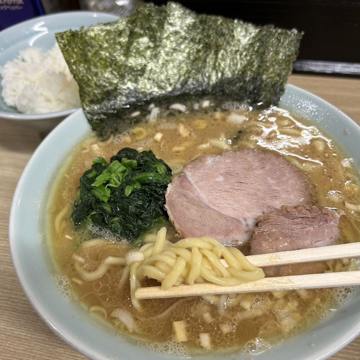 qwprf's tweet photo. 町田　奥津家
こないだのあさが家からの！
兄弟ともに美味しい😋
連続家系で大満足…✨ https://t.co/rzeqC0HadC