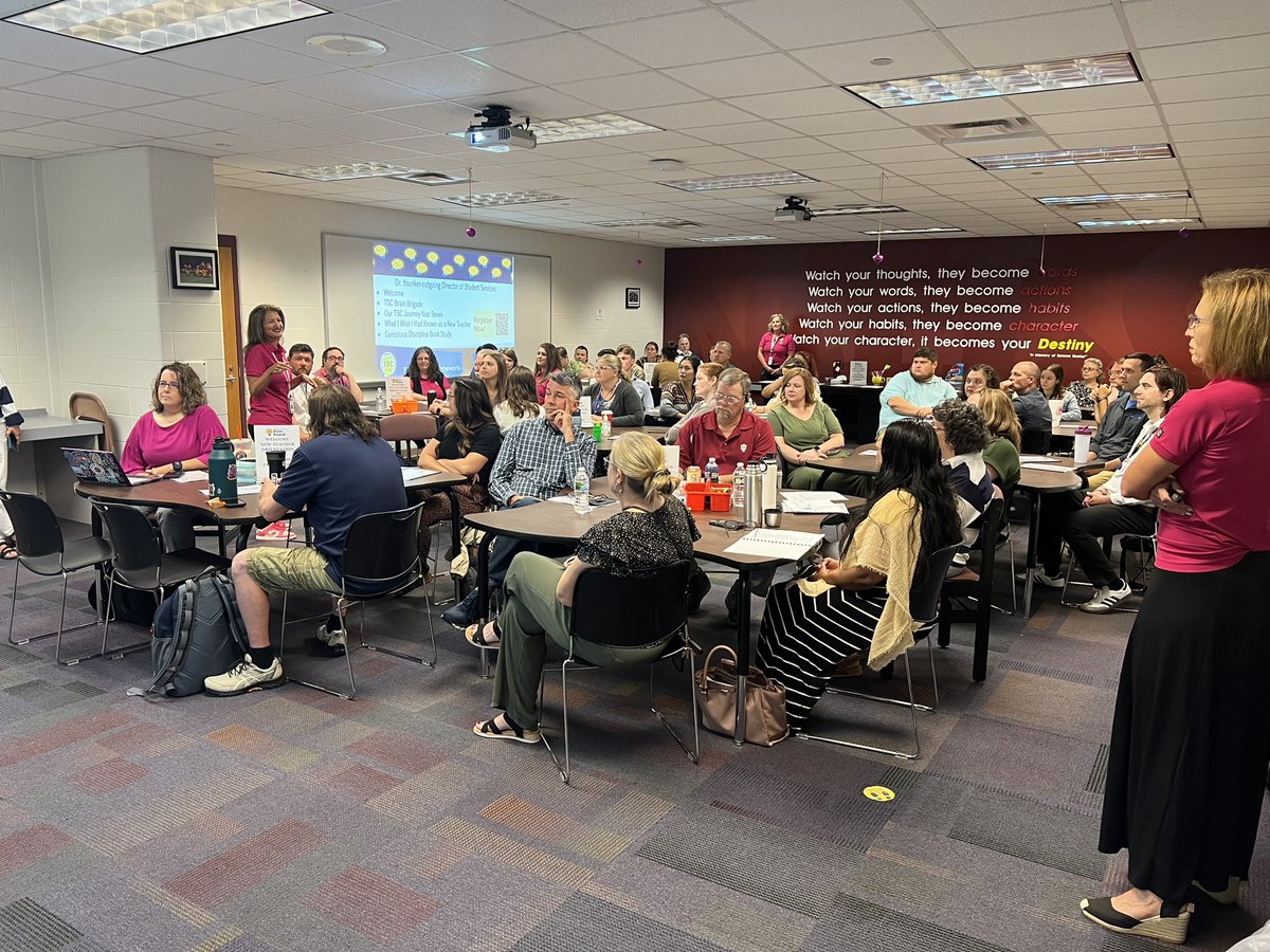 Sarah Tislow Gustin tweet media