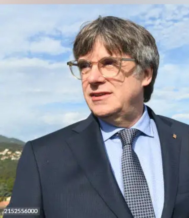 collavall's tweet photo. #MOZOS i demés que heu creat el caos i el col.lapse a Catalunya, no busqueu més!
L'he vist fent un arròs a Can Rafa. Cadaqués. Catalunya @KRLS https://t.co/6sn00obTQn
