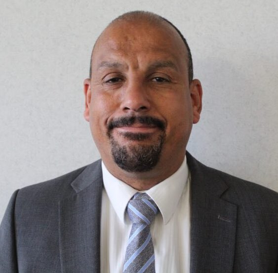 OliLondonTV's tweet photo. This is Labour councillor Ricky Jones. 

He called for thousands of ‘anti-racism’ activists to kill anyone considered ‘far right’ 

“We need to cut all their throats and get rid of them.”

He has been suspended from the Labour Party. 

He has not been arrested. https://t.co/6H60W5egeO