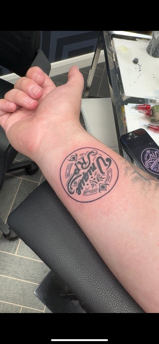 UniqueRp tweet media