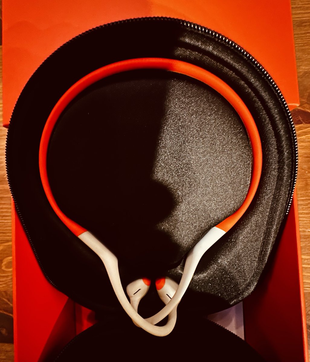 jweinlick's tweet photo. Delight your customers at every touch! ✨

Leading B2C brands get this. That's why unboxing your new Apple products is always a wonderful experience. 🤩

@ShokzUSA  also delivers. I recently purchased the Shokz @EliudKipchoge Open Run Pro bone conduction headphones. 🎧

They arrived yesterday, and simply opening them brought a smile to my face. 😊

How can you deliver a smile to your face in your next client interaction? 🤔

#customerdelight #unboxing #shokz #headphones #customerexperience #branding #marketing #EliudKipchoge
