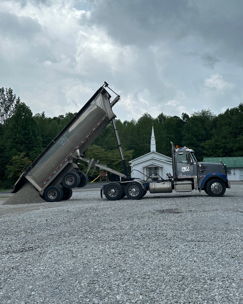 gotpotholestn's tweet photo. The unwavering support we receive from our logistics team literally helps keep our projects, along with the customers we serve, moving daily. Thankful for the professionalism which is exhibited daily by each of these drivers.
#workwithPRI #logistics #teamworkmakesthedreamwork https://t.co/w7lMjM2m8t