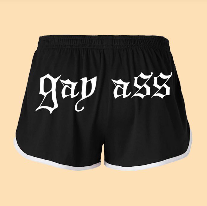 Chappell Roan utilizando merchandising oficial da Zolita.