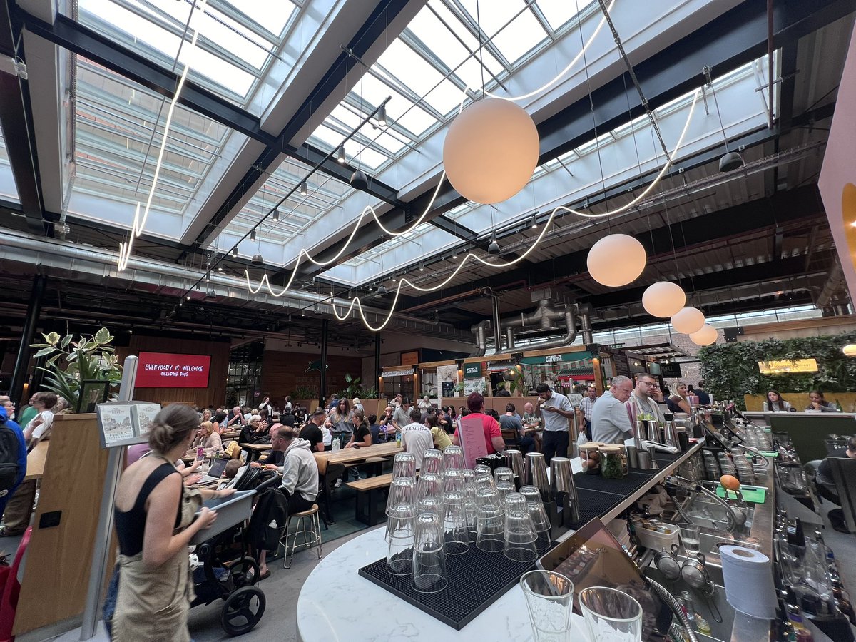 A great start to our 12th wedding anniversary in #Chester. First stop, <a href="/newchestermkt/">New Chester Market</a>, Lockwood and Company, beer, cocktail, and then some incredible #seafood from the amazing guys at <a href="/sandbarseafood/">The Sandbar Seafood Shack</a>. Wow! Just wow! Do check them out! <a href="/CloudBusiness9/">Jamie Smith</a> you need to sample this!