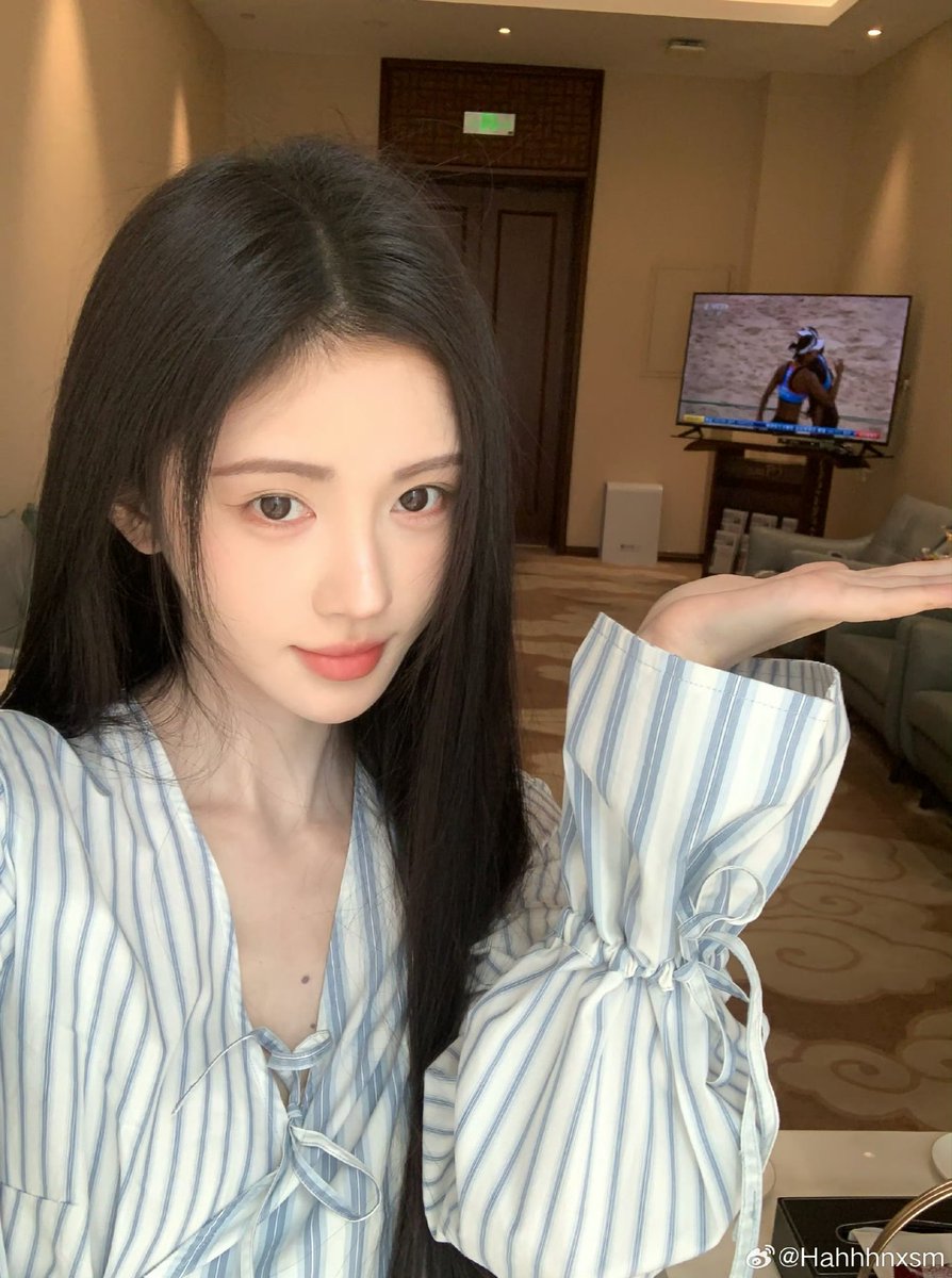 鞠妈像穿着睡衣一样好悠闲 https://t.co/84BftoSXby