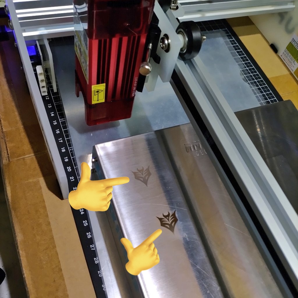 kawack_sticker's tweet image. キャンプ用バーナーのステンレステーブルに焼き入れ🔥
濃度を変えてテスト
借りてる今のうちに焼きまくるか w
#レーザー彫刻機
#AUFERO
#lasergrbl 
#キャンプ用品