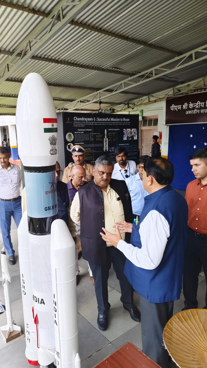 AndamanPolice's tweet photo. Today, on 08/08/2024, the Inaugural function of National Space Day Celebrations, 2024 at PM SHRI Kendriya Vidyalaya No. 1 Port Blair was organized by the NRSC- ISRO Scientists. Shri Sanjay Tyagi, IPS DIGP (Intelligence/CID) graced it as Chief Guest. On this occasion, an exhibition on National Space Day was also inaugurated by the Chief Guest and various cultural programmes were organised and prizes were distributed. Officials of National Remote Sensing Centre @isro and Principals of PM SHRI Kendriya Vidyalaya No. 1 & 2 were also present. 

Together, let’s inpire the next generation of space explorers. 

#NationalSpaceDay2024 #ISRO #KVPortBlair #SpaceEducation