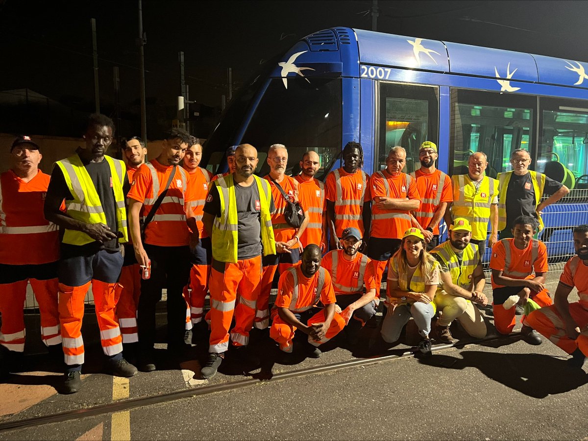 GROUPENICOLLIN's tweet photo. 📣#Renouvellement du contrat de nettoiement des trams et des bus de @TaMVoyages qui perdure depuis 1993 !
👏Bravo à nos équipes qui garantissent la propreté des transports en commun de la métropole montpelliéraine. #TeamNicollin
Merci @TaMVoyages pour ces 31 ans de confiance🙏 https://t.co/IPzJe9hbs8