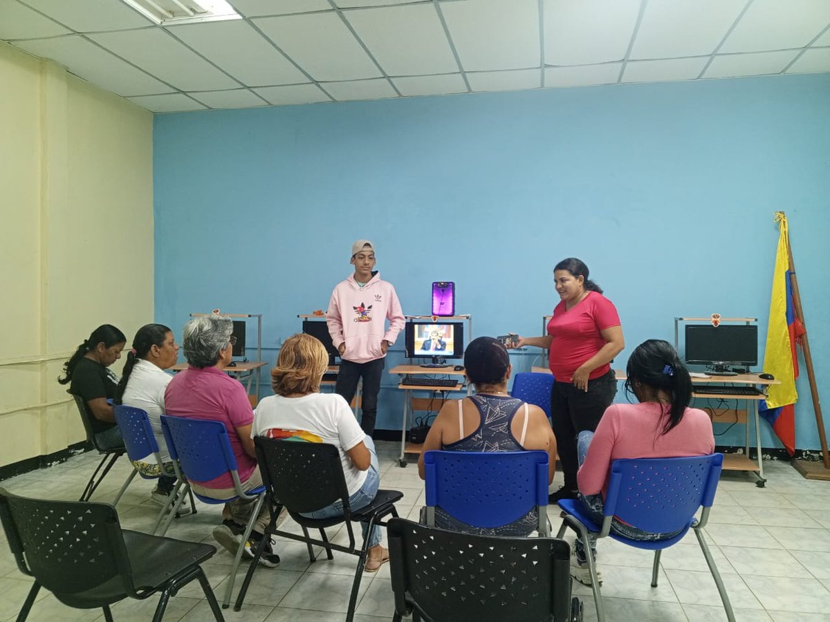 El @YAR13Ms con el poder popular organizado, debaten y analizan los recientes acontecimientos electorales en Venezuela, además del nivel de desconocimiento de resultados por la oposición.

#PuebloSonrienteYEnPaz
¡Vamos!
<a href="/Gabrielasjr/">Gabriela Jiménez</a>
@LarosaInfove
<a href="/InfocentroOce/">Infocentro_Vzla3</a>