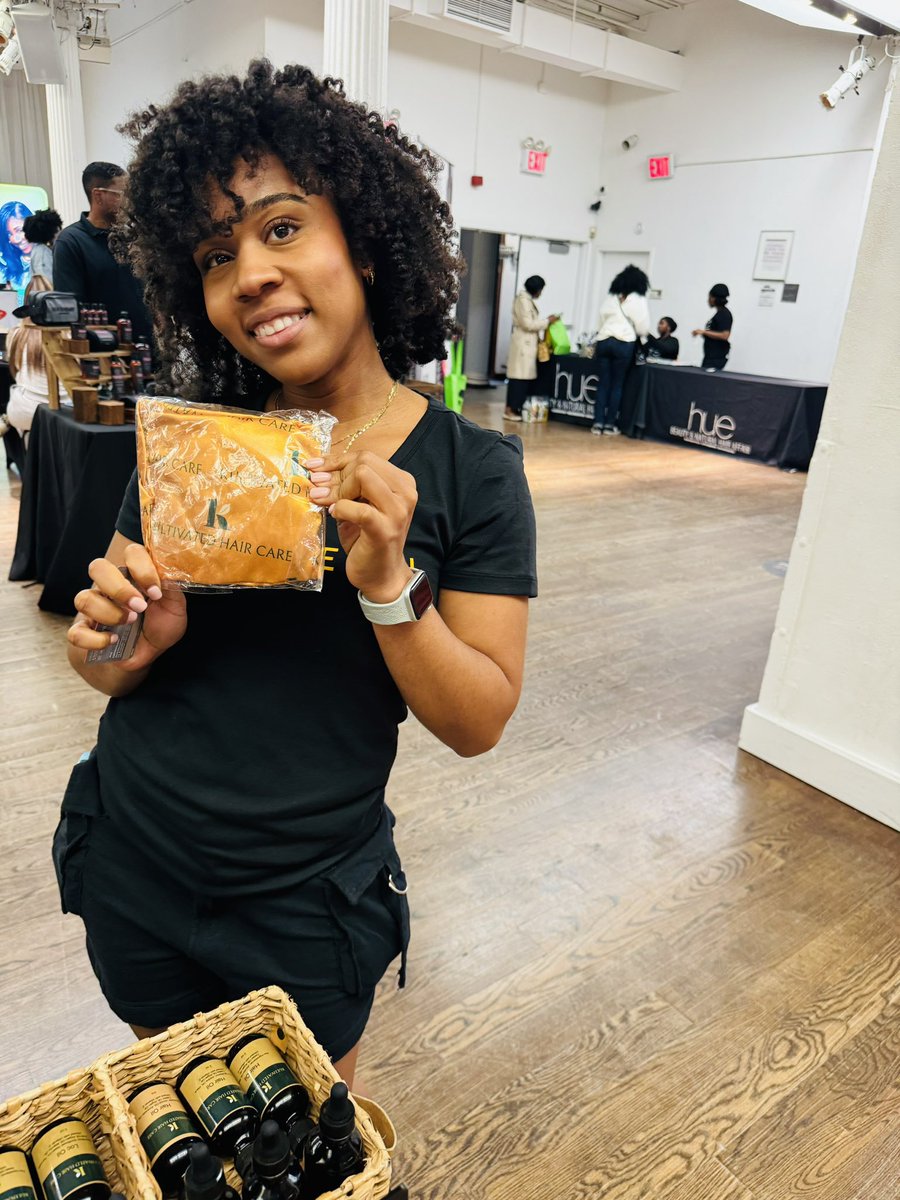 KultivatedHair's tweet photo. At Kultivated Hair Care, our customers are the heart of everything we do. Our community is as diverse and vibrant as the beautiful textures we serve.
#KultivatedHairCare #NaturalHair #HealthyHair
#RealCustomers #HairCareRoutine #CelebrateYourCurls #CustomerSpotlight https://t.co/pl3jEd6dXY