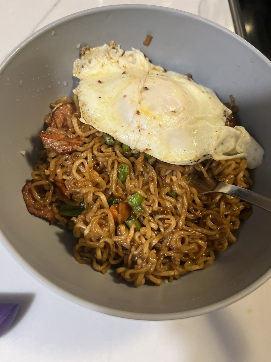 shaggyrax's tweet image. Good Morning Cardanzo ☀️

Noodles and eggs 🥚 #Unruggable