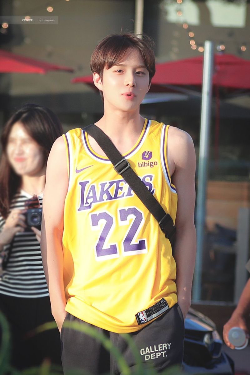 myzwprince's tweet photo. 요즘 너무 더워서
레이커스 정우 봐야 됨 https://t.co/OjfoHOHIT4