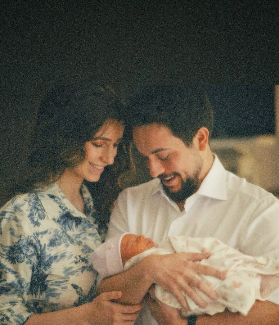 الأمير الحسين و الأميرة رجوة و الأميرة إيمان 💕🌸