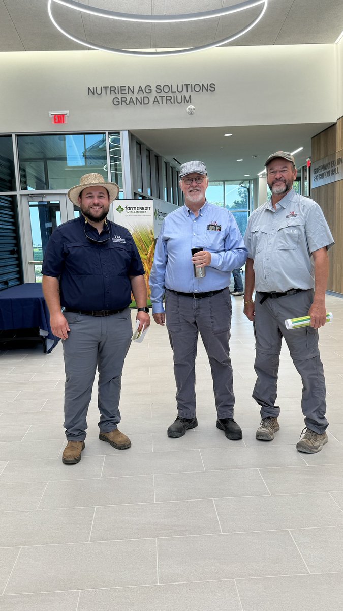 A few familiar faces here at ⁦<a href="/NEArkRice/">NE Rice Research and Extension Center</a>⁩ #rice field day⁦ <a href="/AR_Extension/">Arkansas Cooperative Extension Service</a>⁩ ⁦<a href="/luv2shoot36/">Craig Allen</a>⁩ ⁦<a href="/jacksonctyuaex/">Jackson County UAEX</a>⁩