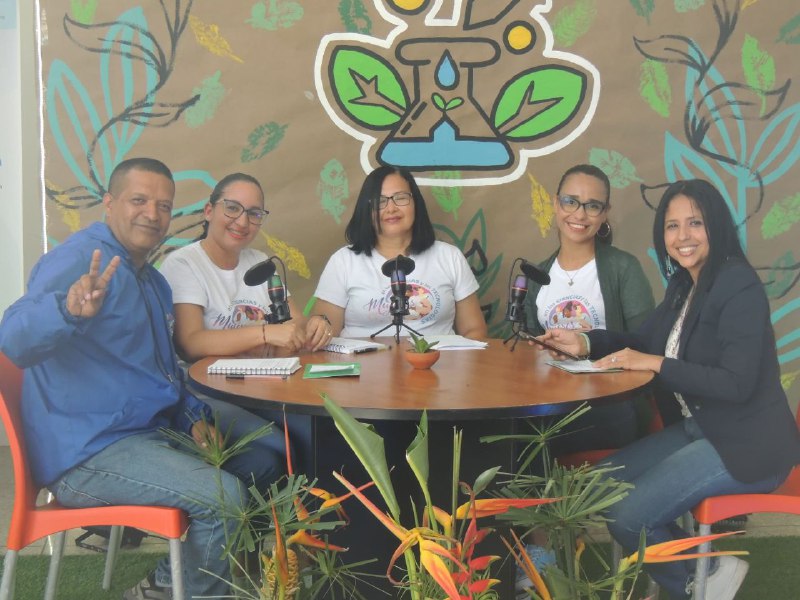 YAR24Us's tweet photo. @InfocentroEnTv nos trae #MujeresEnLaCiencia desde @Fundaciteyara un espacio que promociona el uso y aplicación de la ciencia, la tecnología, la innovación, las STEM…

#PuebloSonrienteYEnPaz
¡Vamos!
@Gabrielasjr
@LarosaInfove
@InfocentroOce
@Migsolorzano https://t.co/mTDrVLVTj6