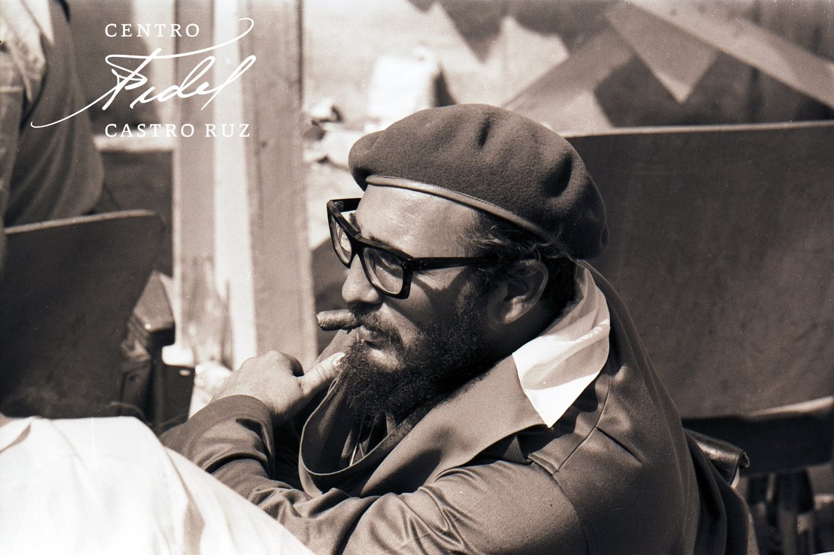 centrofidel's tweet photo. #Fidel:"Muchas veces he creído tener la razón en algo, y muchas veces la realidad ha coincidido con esa creencia. No por eso debemos creernos que no somos capaces de equivocarnos, pero sí somos capaces de creer con independencia de criterio". #NuestroFidel #98Aniversario https://t.co/bTMEakM12A
