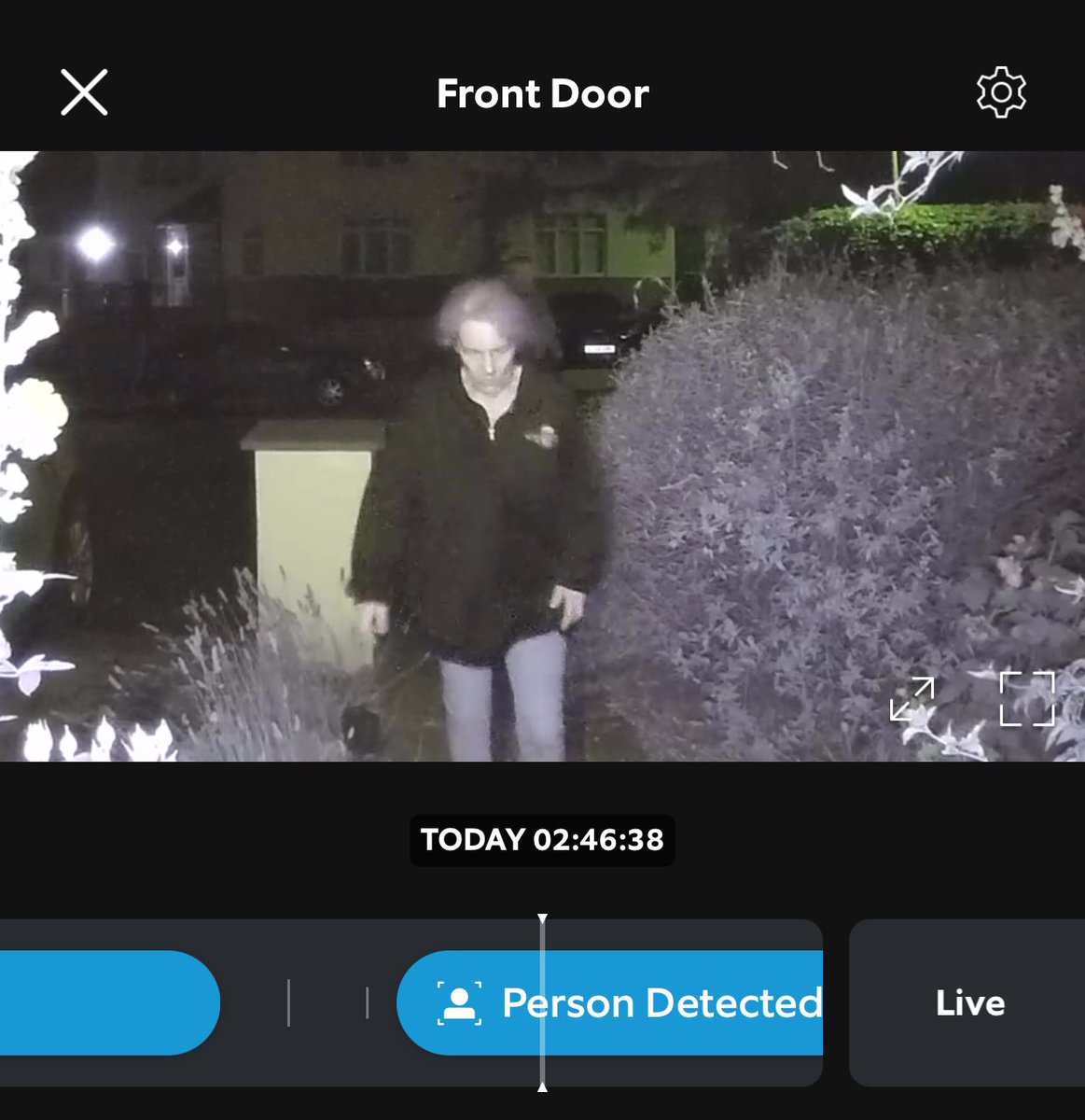 Yuko2bo's tweet photo. Dear thief, Hope you are enjoying the milk and eggs you stole from my doorstep this morning.
#emmbrook#wokingham#thief https://t.co/cl04MlUcHu