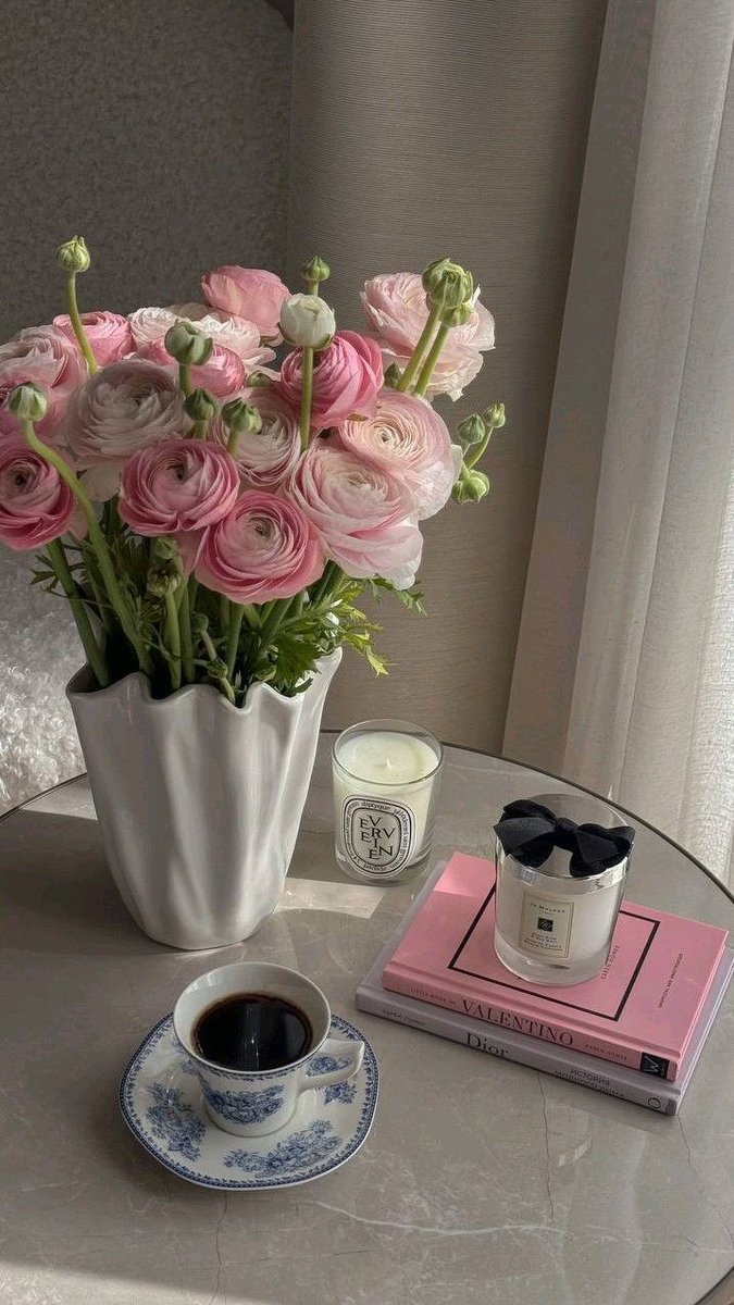 bb_eshooo1's tweet photo. "لأنّ الأماكِن الخاطِئة
تُجردُك الشغف ،فادعُ
الله أن يهبك مع تمام الشغف 
'صواب المكان' "🤍 https://t.co/7GoZj5VT0G