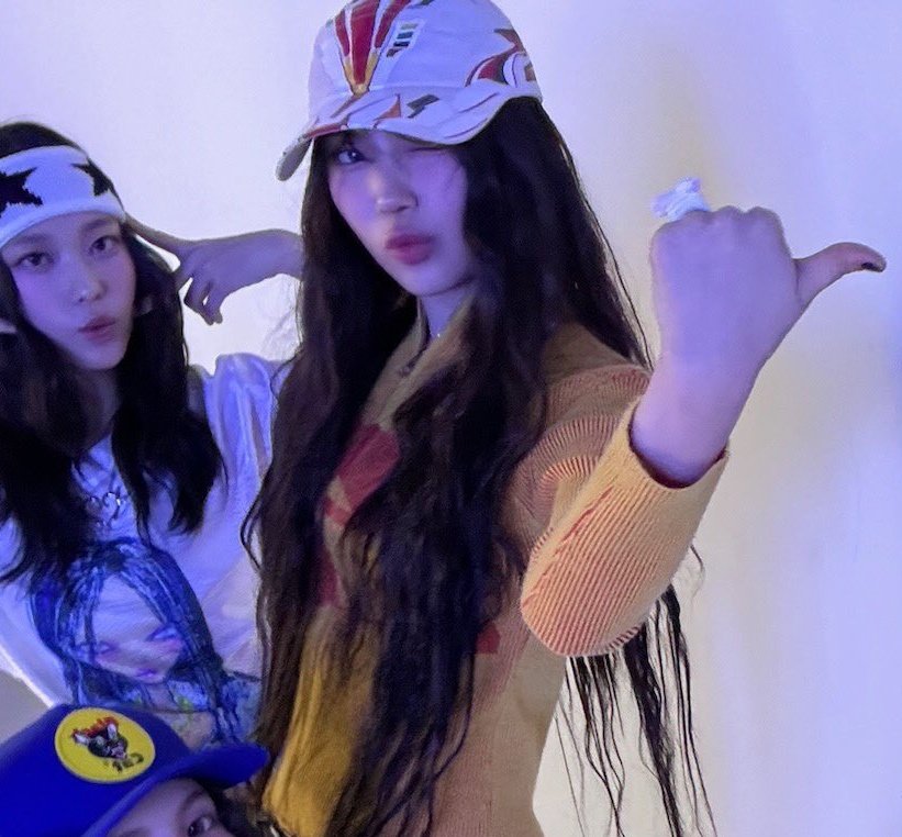 hyein pics tweet media