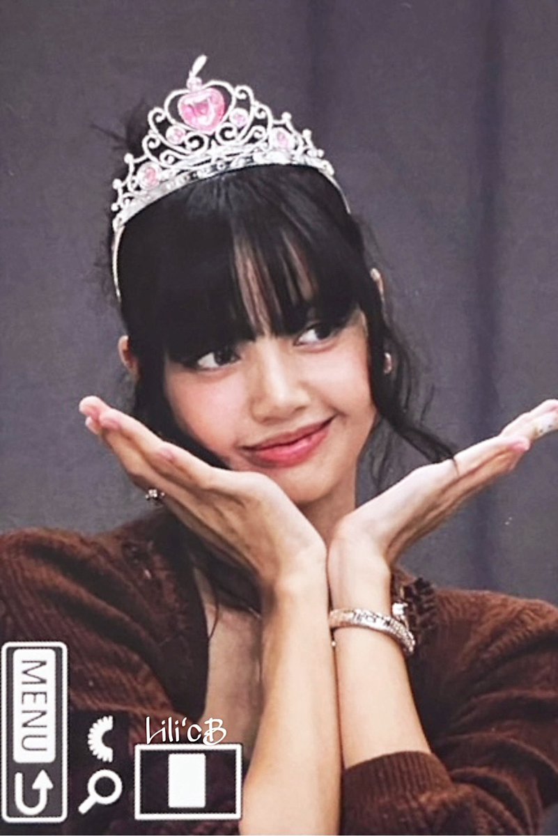 liliblue327's tweet photo. 240808 
8주년👸🏻🖤

#블랙핑크 #리사 #LISA #ลิซ่า #แบล็คพิ้งค์
#8YearsWithBLACKPINK
#영원히_핑크빛일_블랙핑크_팔주년 https://t.co/G4h5oPlVMe