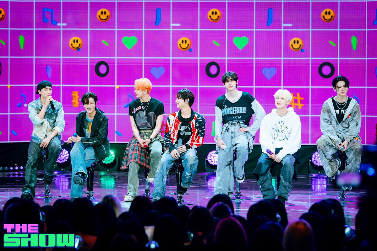 enhypenupdates's tweet photo. [PHOTO] 240808

ENHYPEN Official Photos on The Show  

(1/9)

@ENHYPEN_members @ENHYPEN #ENHYPEN #엔하이픈 #ROMANCE_UNTOLD https://t.co/QuelUBXgOq