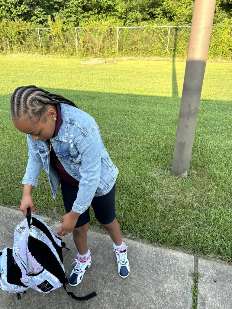 paperedupkeke_'s tweet image. LANI🥰✅ #big10 #fourthgrader