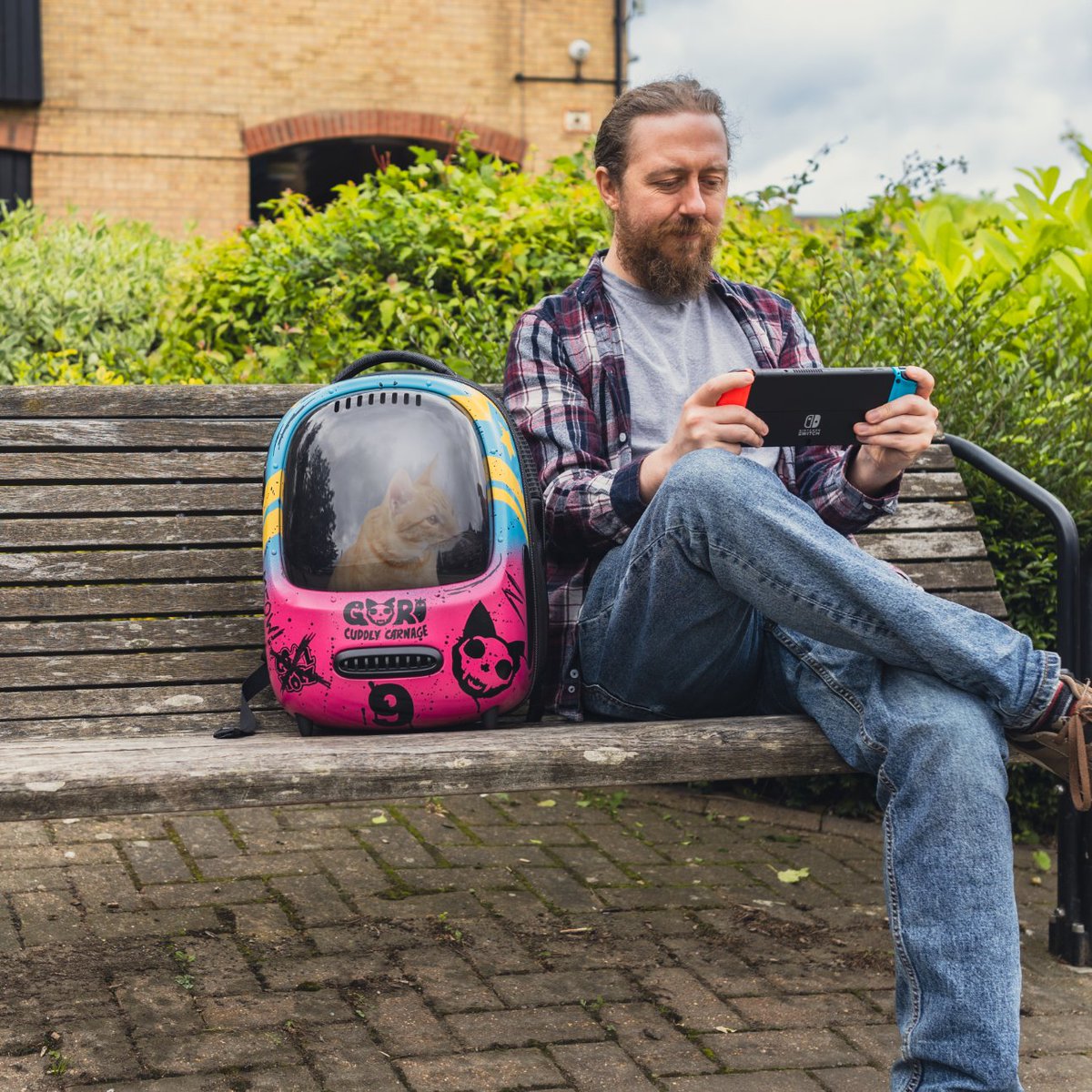 Nintendo_NWR's tweet image. GIVEAWAY ALERT: Want to win a cat carrier backpack AND a Switch copy of Gori: Cuddly Carnage? Follow and retweet this tweet to enter! And of course check out @GoriCarnage to learn more about the game!

complete rules and details below. (orange cat and bearded fellow not included)