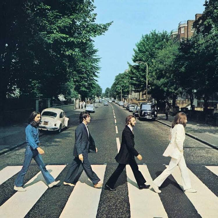 Hoy 55 años de la famosa sesión de fotos para la tapa de “Abbey Road” que tantas conjeturas suscitó! ❤️