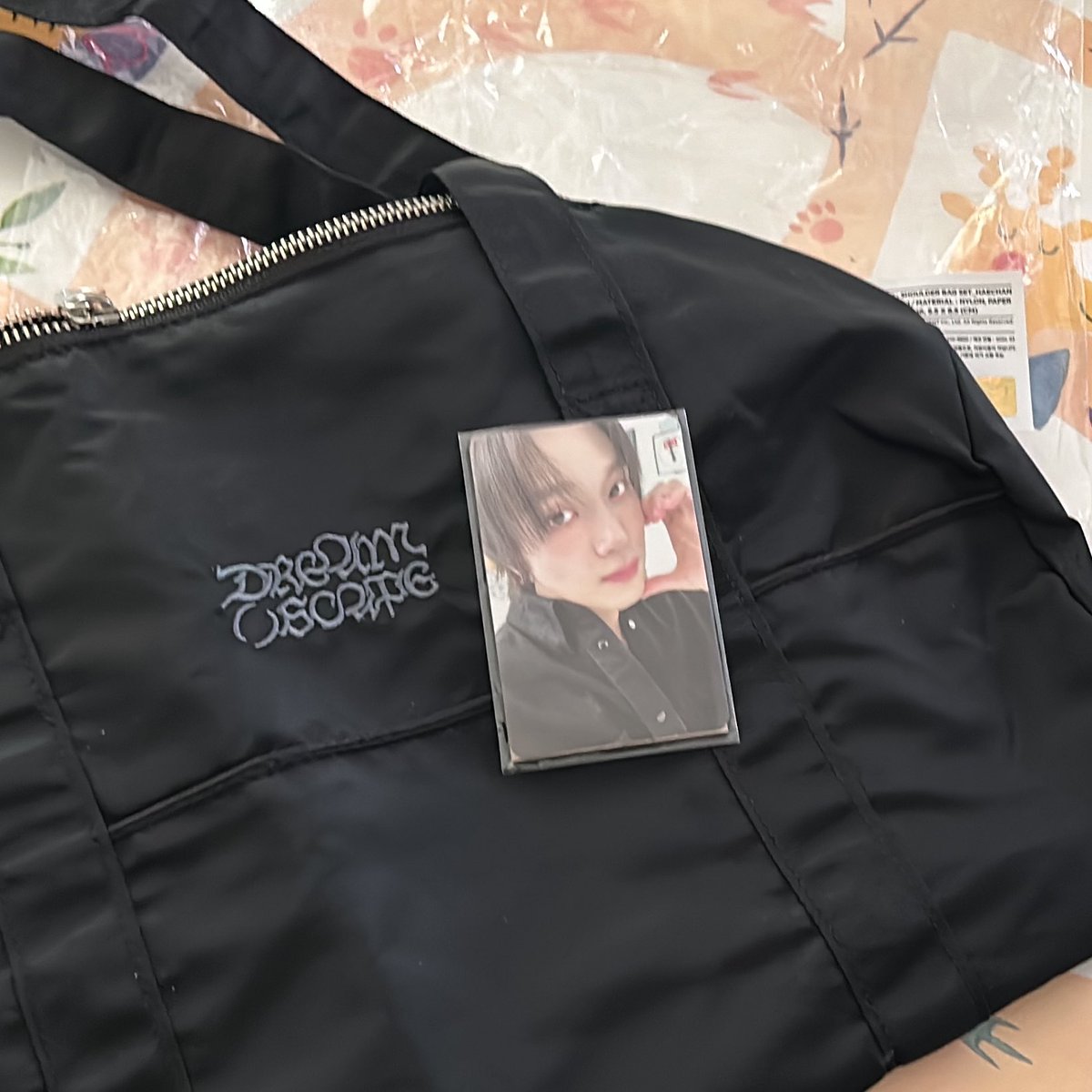 yeahfixon's tweet photo. Thank you:) haechan arrived safely π @RoyalFlowerGo #RFGoProofs https://t.co/4WWUJcyRiB