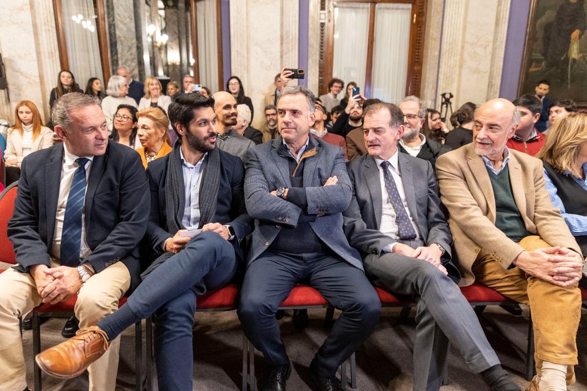 Mientras uno mira el futuro, los demás miran para el costado…