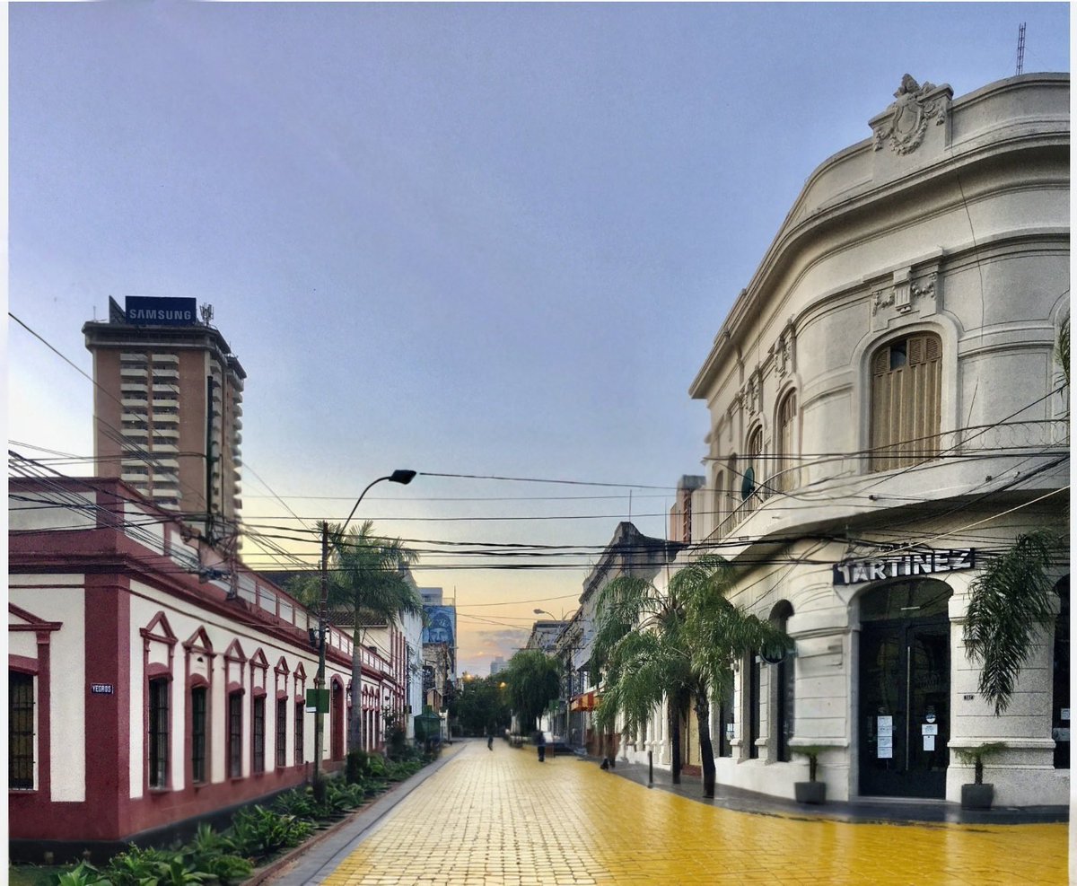 Seguimos? 

La inteligencia artificial que utilizamos para hacer estas prefiguraciones de transformación urbana se llama “Prome ia”. 

Es súper interesante para modificar imágenes o para generar imágenes arquitectónicas, tiene varios presets que facilitan bastante.