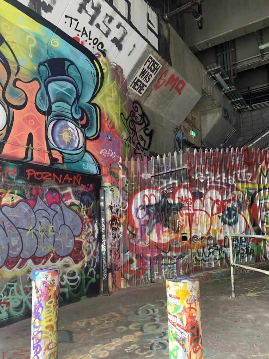 DBrunat's tweet photo. Leake Street, London, UK 🤍
Today I went to this secret spot in London, right next to the famous London Eye. It's called Leake Street or the Graffiti Tunnel https://t.co/9BW77j7UEn