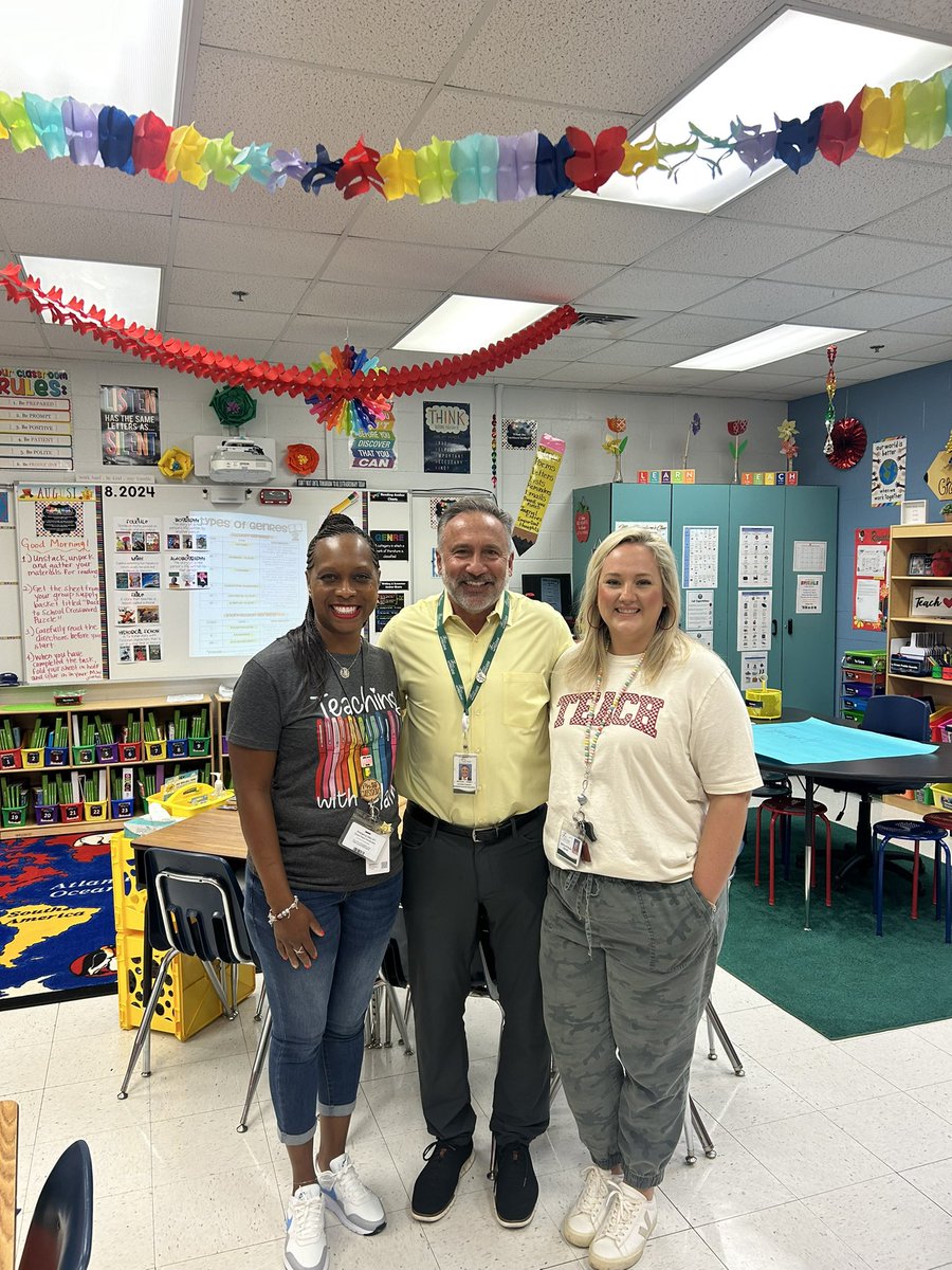 L. Cheeseboro (@teachercheese) on Twitter photo Look who stopped by Crabapple today to pay us a visit! Dr. Looney himself! Happy first week of school! <a href="/MakaylaKittels1/">Makayla Kittelson Van</a> @dr_cheatham <a href="/FCSSuptLooney/">Dr. Mike Looney (Official Acct)</a> <a href="/mremoryrawlings/">Rawlings Johnson</a> <a href="/FultonZone7/">Dr. Crumbley</a> <a href="/CrabappleColts/">Crabapple Crossing Elementary</a> #CCESColts Look who stopped by Crabapple today to pay us a visit! Dr. Looney himself! Happy first week of school! <a href="/MakaylaKittels1/">Makayla Kittelson Van</a> @dr_cheatham <a href="/FCSSuptLooney/">Dr. Mike Looney (Official Acct)</a> <a href="/mremoryrawlings/">Rawlings Johnson</a> <a href="/FultonZone7/">Dr. Crumbley</a> <a href="/CrabappleColts/">Crabapple Crossing Elementary</a> #CCESColts
