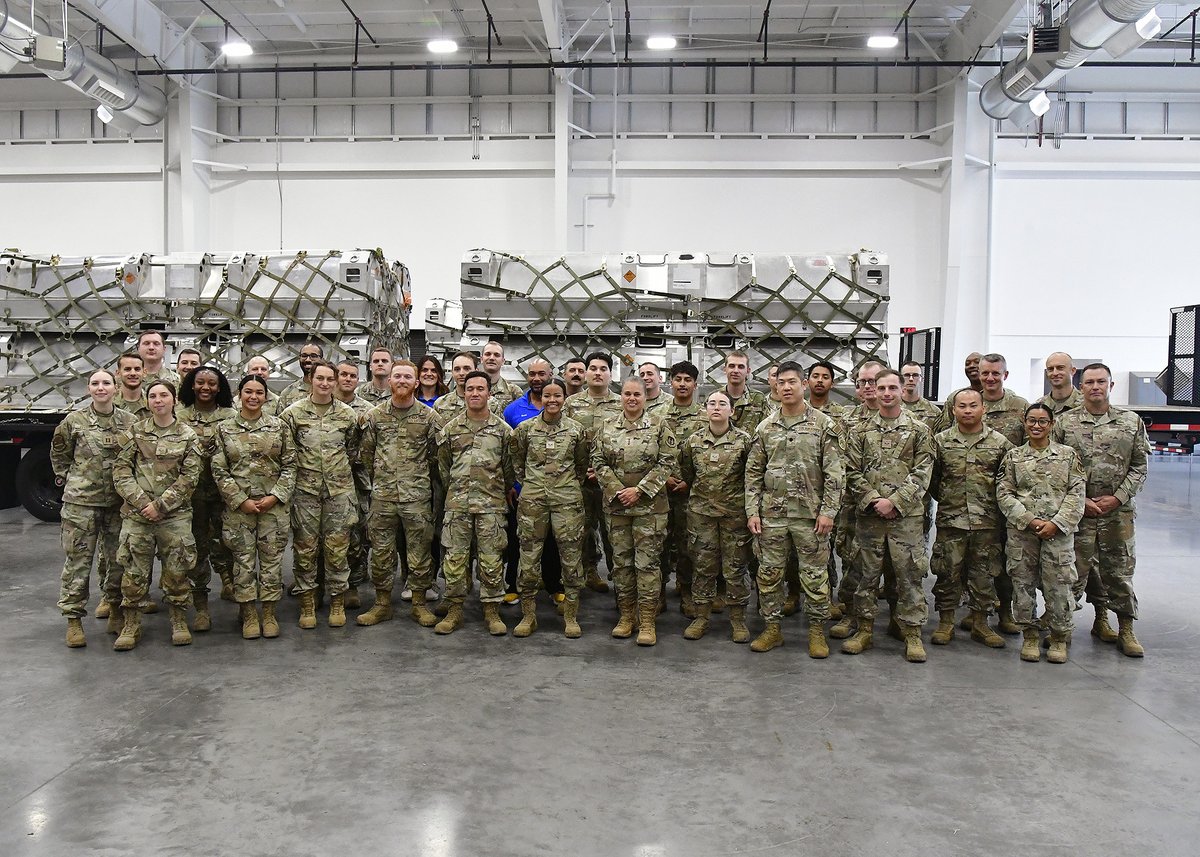 HQ_AFMC's tweet photo. 📸The #AFMC Deputy Commander visits Hill AFB! Lt. Gen. Hurry visited the 649th Munitions Squadron and other AFMC mission partners, including the Ogden Air Logistics Complex and the @usairforce Nuclear Weapons Center. #OneAFMC @HAFB #AFNWC https://t.co/1V8ku46SPP