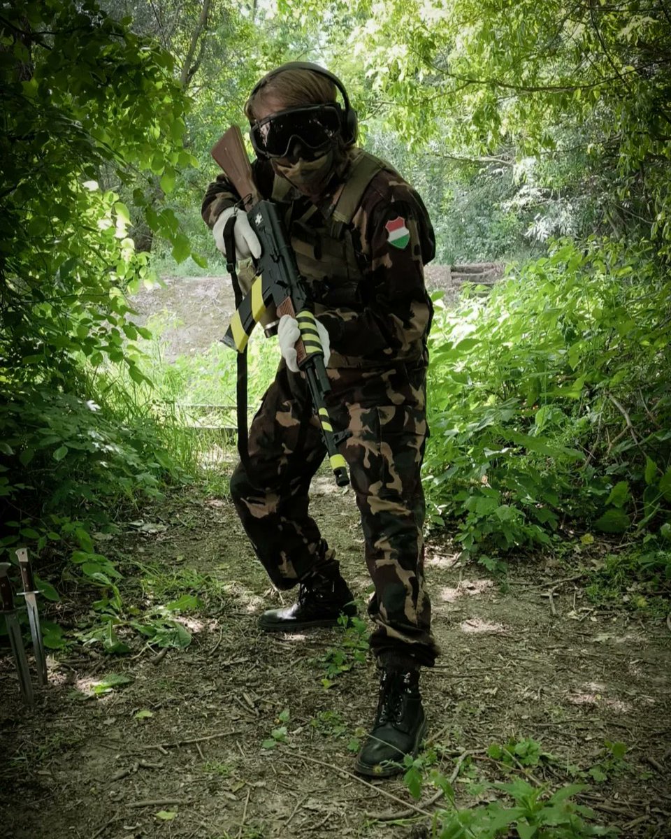 SillyGuyWithGun's tweet photo. #ak74 #airsoft #ak #army #kevlarvest #kevlar #rifle #gun #weapon #tactical #military #uniform #armyuniform #camoflauge #knife #bayonet #akbayonet https://t.co/uRUhaebJu1