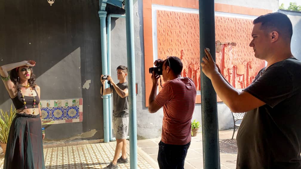 Buenos días vecino 🌞 

🙌📸La tierra de Martha y el Che acoge por estos días una nueva edición del curso de fotografía "Liborio Noval" . 

Abro hilo 👇