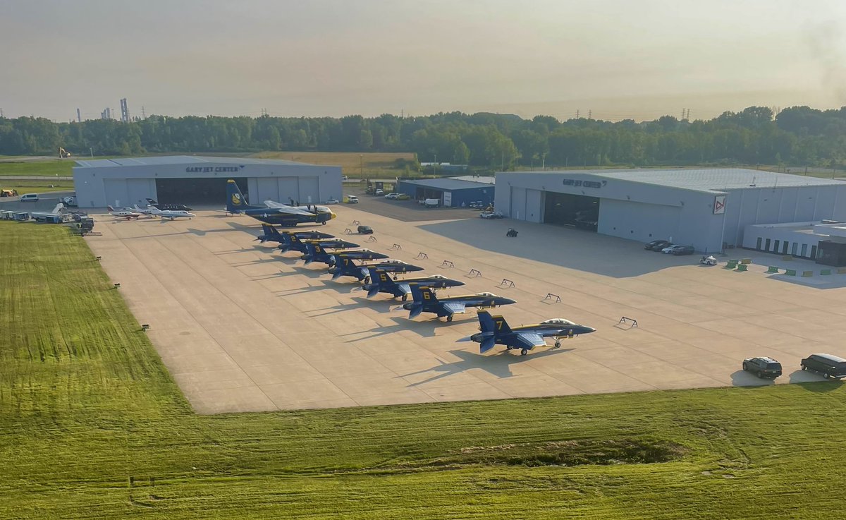 KrisHabermehl's tweet photo. Excitement is building for this weekend’s Chicago Air & Water Show! The Blue Angels will be making practice runs through the airshow box today, getting their sight lines & timing set. Follow the fun at https://t.co/vhbRxCcLib and #wbbm #AM780 https://t.co/1KH7eOUWyh