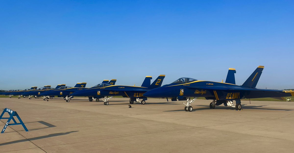 KrisHabermehl's tweet photo. Excitement is building for this weekend’s Chicago Air & Water Show! The Blue Angels will be making practice runs through the airshow box today, getting their sight lines & timing set. Follow the fun at https://t.co/vhbRxCcLib and #wbbm #AM780 https://t.co/1KH7eOUWyh