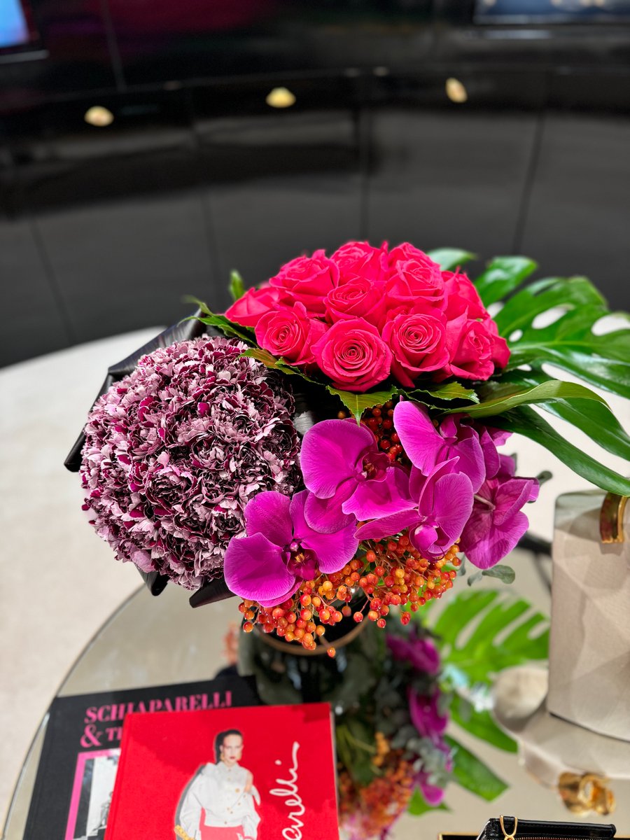 Neill Strain Floral Couture tweet media