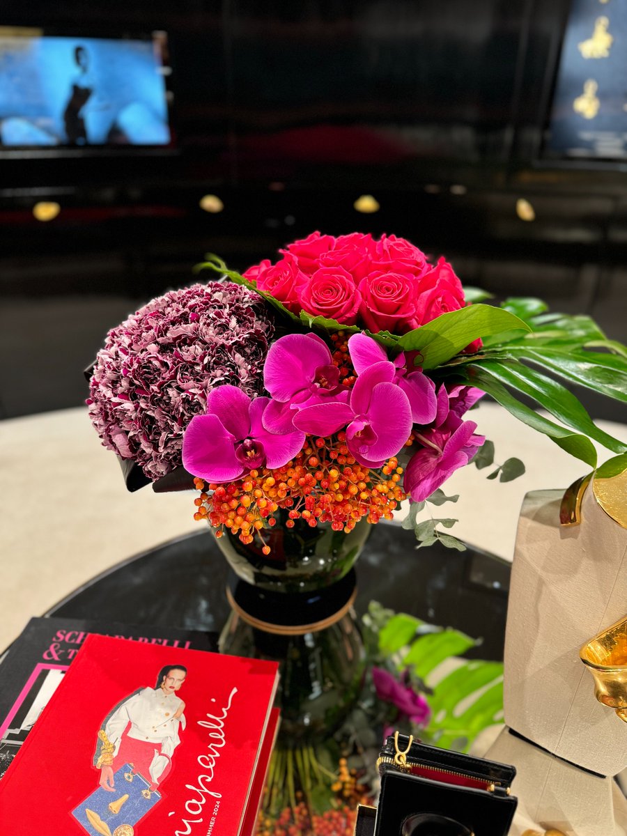 Seasonal blooms at <a href="/Schiaparelli/">Schiaparelli</a>.

<a href="/Harrods/">Harrods</a>

#Harrods #Mayfair #Knightsbridge #Belgravia #NeillStrain #NeillStrainFloralCouture #NSFC #LuxuryFlorist #LondonFlorist #LuxuryLondon #BelgraviaFlorist #HauteCouture