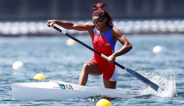 Con un tiempo de 45.94 la cubana 🇨🇺 Yarisleidis Cirilo clasifica el canotaje en el C1-200 m femenino y la primera en llegar a la meta 💪🏻.
#Paris2024 
#CubaInspira 
#ArtemisaJuntosSomosMás 
<a href="/DiazCanelB/">Miguel Díaz-Canel Bermúdez</a> 
<a href="/DrRobertoMOjeda/">Dr. Roberto Morales Ojeda</a>
<a href="/PartidoPCC/">Partido Comunista de Cuba</a> 
<a href="/GobiernoArt/">Gobierno Provincial de Artemisa</a>