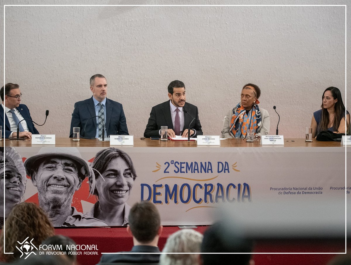 Nesta quarta, a Diretoria do Forvm esteve presente na abertura da 2ª Semana da Democracia, evento promovido pela AGU e realizado na sede do Tribunal Superior Eleitoral (TSE), em Brasília (DF). Leia a matéria completa: bit.ly/4ddVhEp